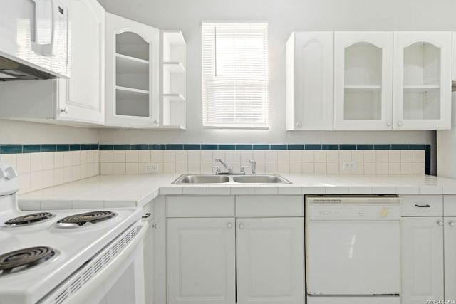 419 W Mistletoe, San Antonio, TX 78212