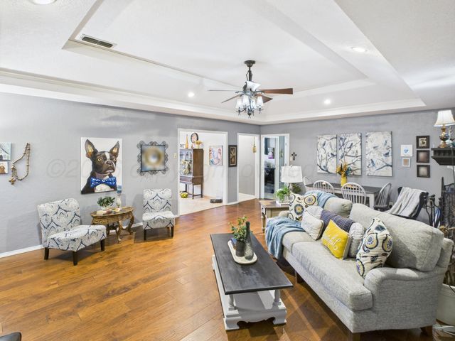 1611 N ZIMMERS Street, Pampa, TX 79065