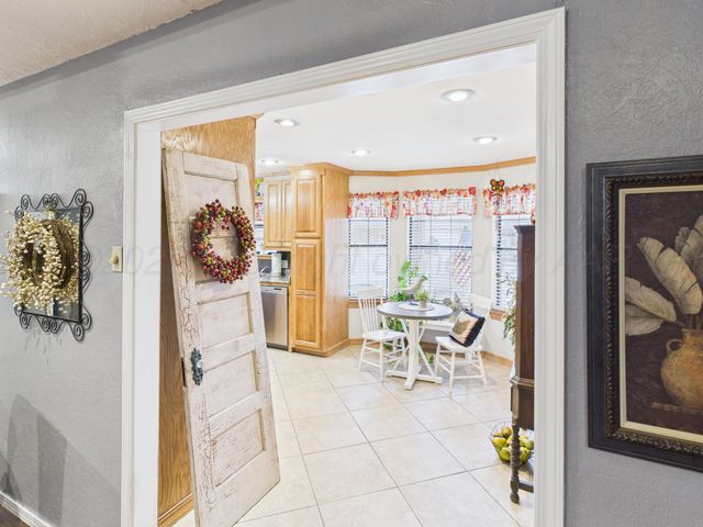 1611 N ZIMMERS Street, Pampa, TX 79065