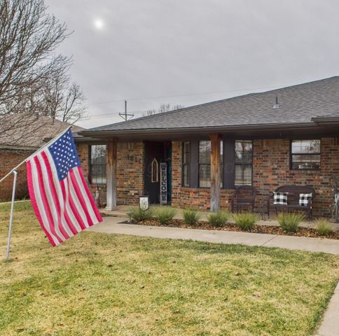 1611 N ZIMMERS Street, Pampa, TX 79065