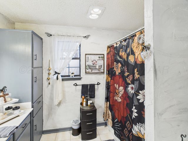 1611 N ZIMMERS Street, Pampa, TX 79065