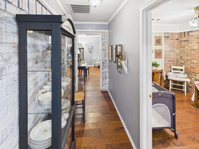 1611 N ZIMMERS Street, Pampa, TX 79065