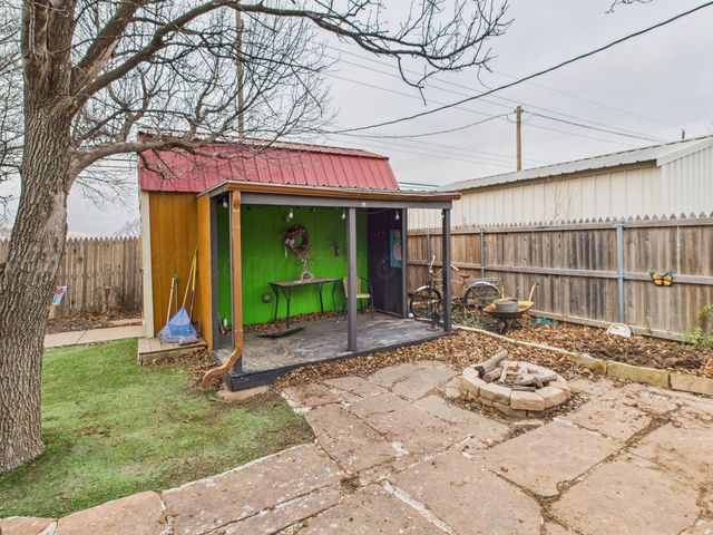 1611 N ZIMMERS Street, Pampa, TX 79065