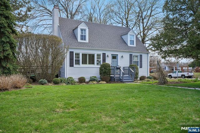 122 Johnson Avenue, Mahwah, NJ 07430