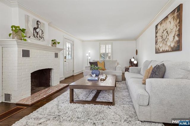 122 Johnson Avenue, Mahwah, NJ 07430