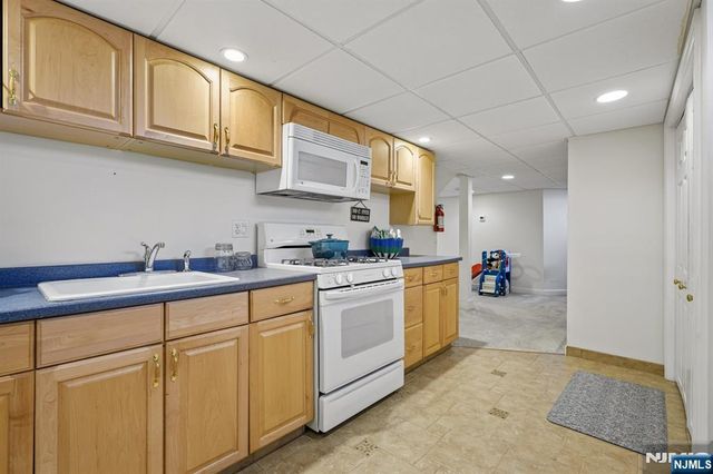 122 Johnson Avenue, Mahwah, NJ 07430