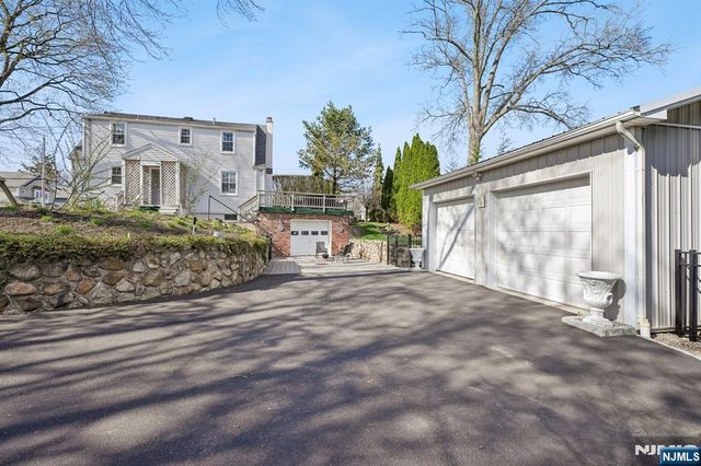 122 Johnson Avenue, Mahwah, NJ 07430