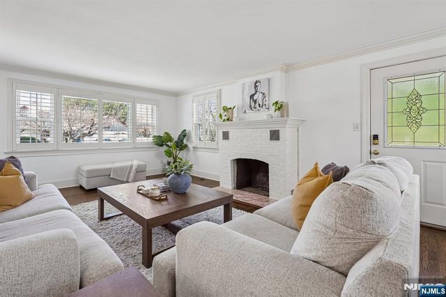 122 Johnson Avenue, Mahwah, NJ 07430