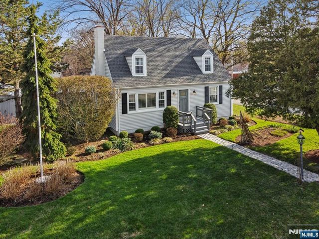 122 Johnson Avenue, Mahwah, NJ 07430
