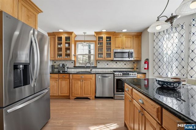 122 Johnson Avenue, Mahwah, NJ 07430