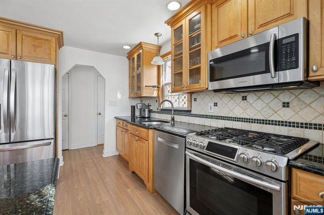 122 Johnson Avenue, Mahwah, NJ 07430