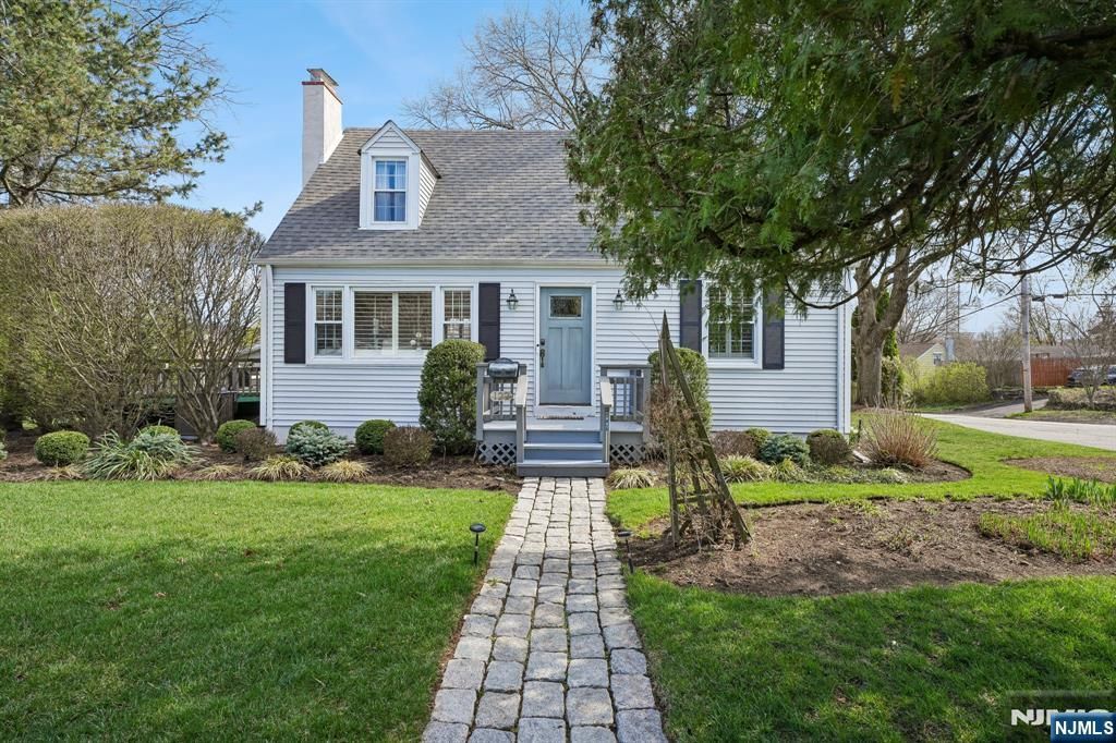 122 Johnson Avenue, Mahwah, NJ 07430