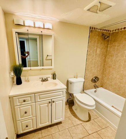 2731 Taft Street, Hollywood, FL 33020