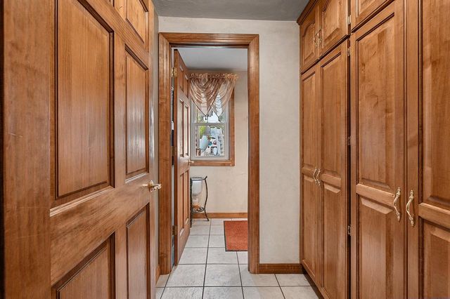 1938 STRAWBERRY LANE, Green Bay, WI 54304