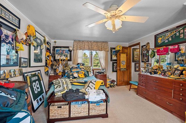 1938 STRAWBERRY LANE, Green Bay, WI 54304