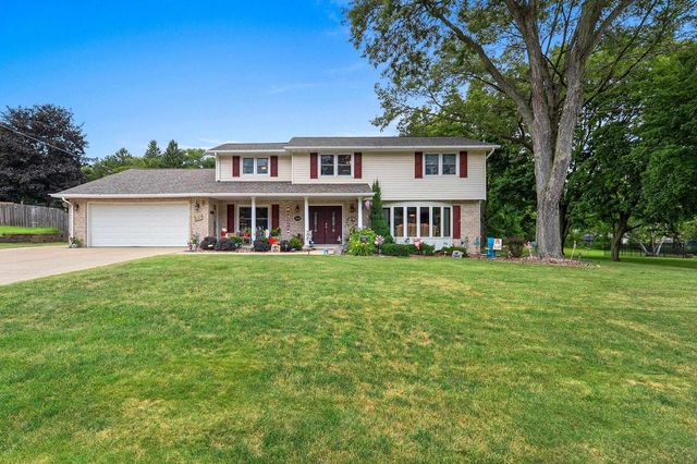 1938 STRAWBERRY LANE, Green Bay, WI 54304