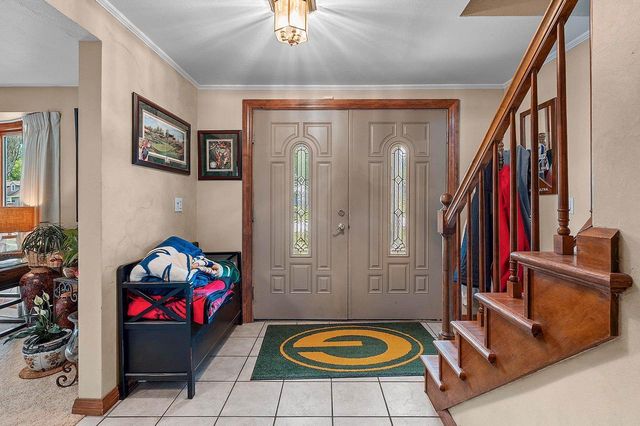 1938 STRAWBERRY LANE, Green Bay, WI 54304