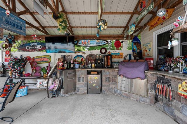1938 STRAWBERRY LANE, Green Bay, WI 54304