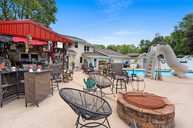 1938 STRAWBERRY LANE, Green Bay, WI 54304