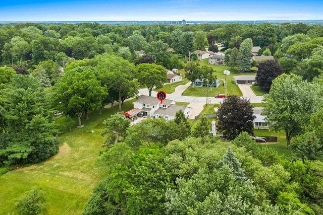 1938 STRAWBERRY LANE, Green Bay, WI 54304
