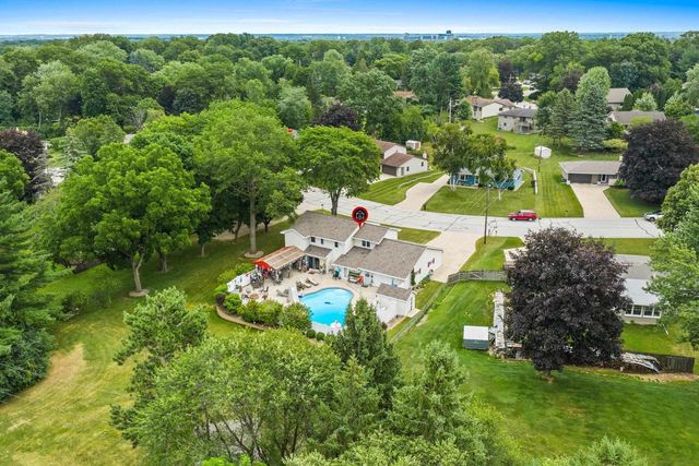 1938 STRAWBERRY LANE, Green Bay, WI 54304