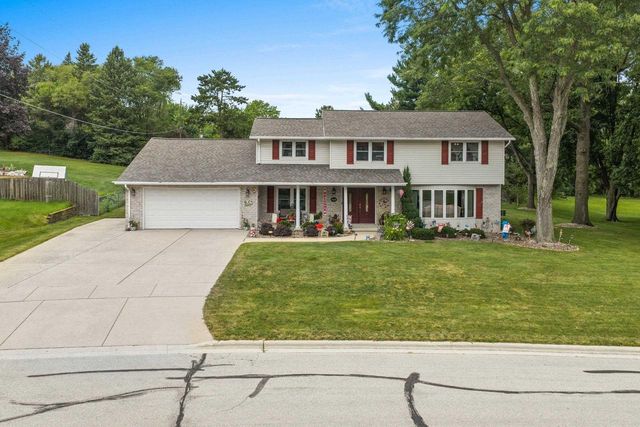 1938 STRAWBERRY LANE, Green Bay, WI 54304