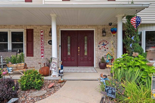 1938 STRAWBERRY LANE, Green Bay, WI 54304