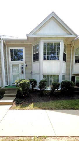 109 E Victoria Circle, North Aurora, IL 60542