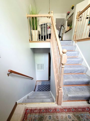 109 E Victoria Circle, North Aurora, IL 60542