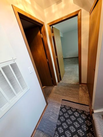 109 E Victoria Circle, North Aurora, IL 60542