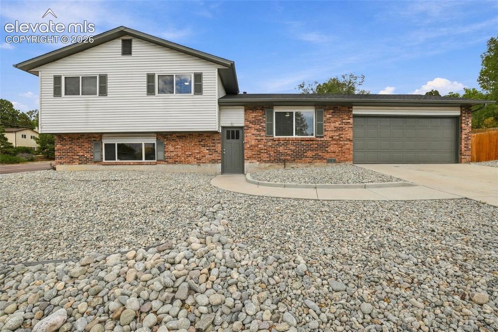1070 Applewood Drive, Colorado Springs, CO 80907 — exterior