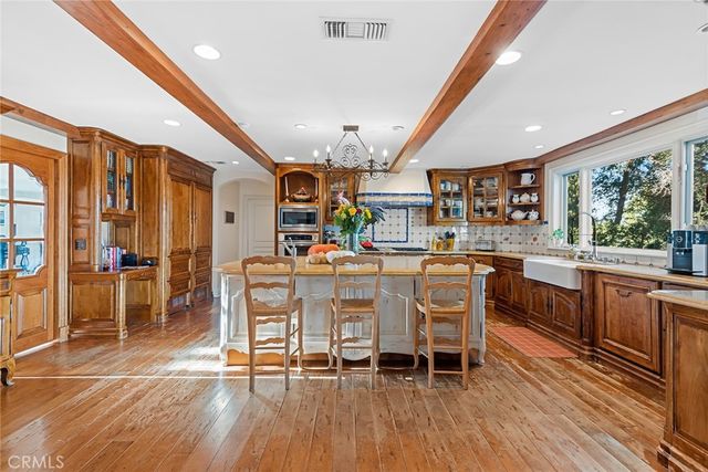 5747 HOBACK GLEN Road, Hidden Hills, CA 91302