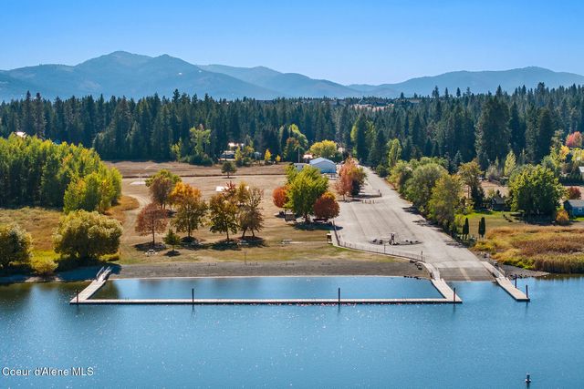 12076 N Wildwood Point Rd, Hauser, ID 83854