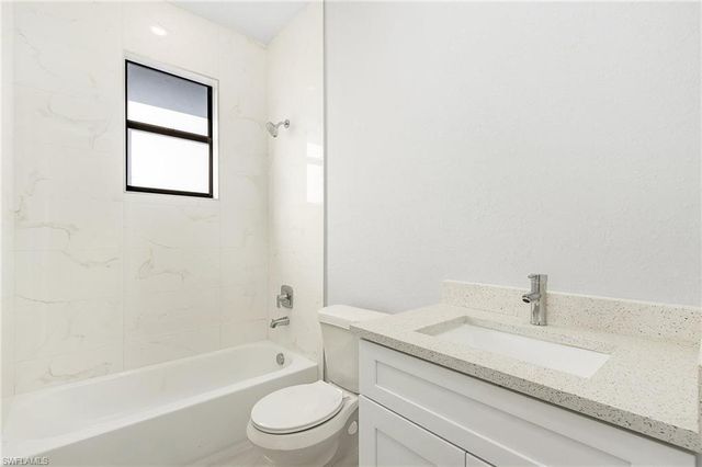 2045 NW 3rd ST, Cape Coral, FL 33993