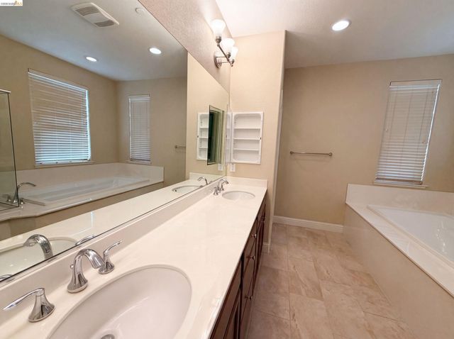 3087 Vittoria Loop, Dublin, CA 94568