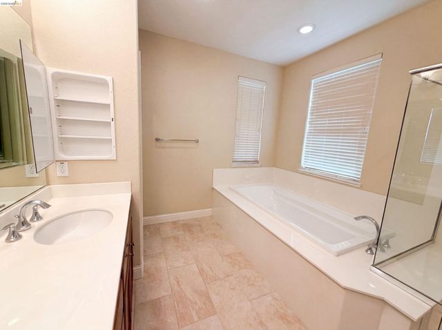 3087 Vittoria Loop, Dublin, CA 94568
