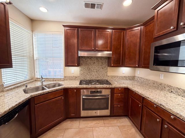 3087 Vittoria Loop, Dublin, CA 94568
