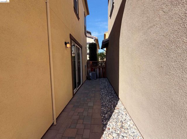 3087 Vittoria Loop, Dublin, CA 94568