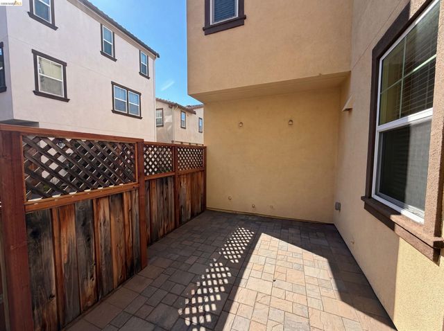 3087 Vittoria Loop, Dublin, CA 94568