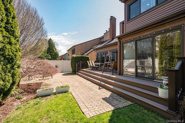 25 Princeton Drive, Syosset, NY 11791