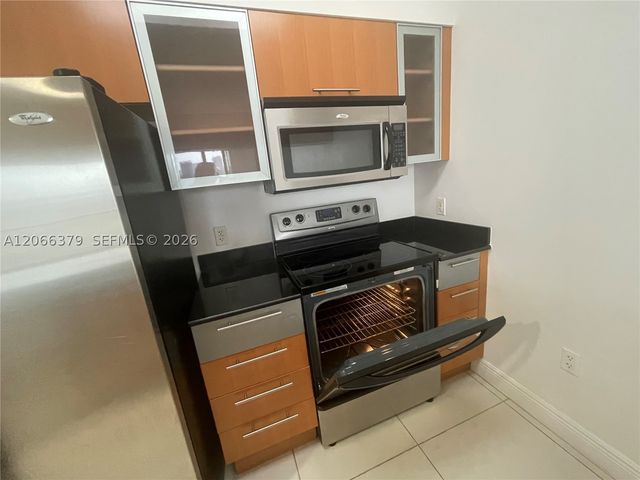 1750 N Bayshore Dr, Miami, FL 33132