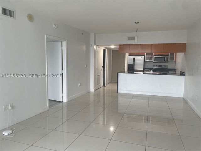 1750 N Bayshore Dr, Miami, FL 33132