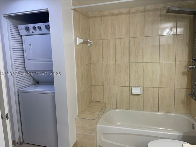 1750 N Bayshore Dr, Miami, FL 33132