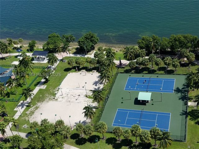 1750 N Bayshore Dr, Miami, FL 33132