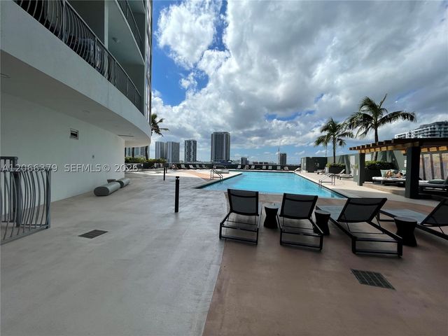 1750 N Bayshore Dr, Miami, FL 33132