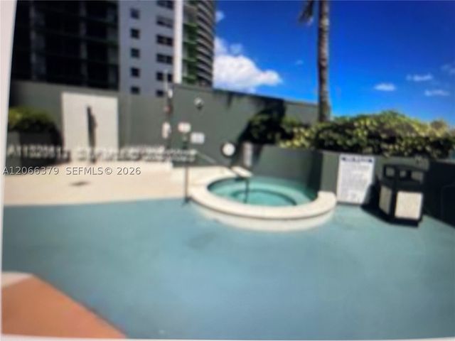 1750 N Bayshore Dr, Miami, FL 33132