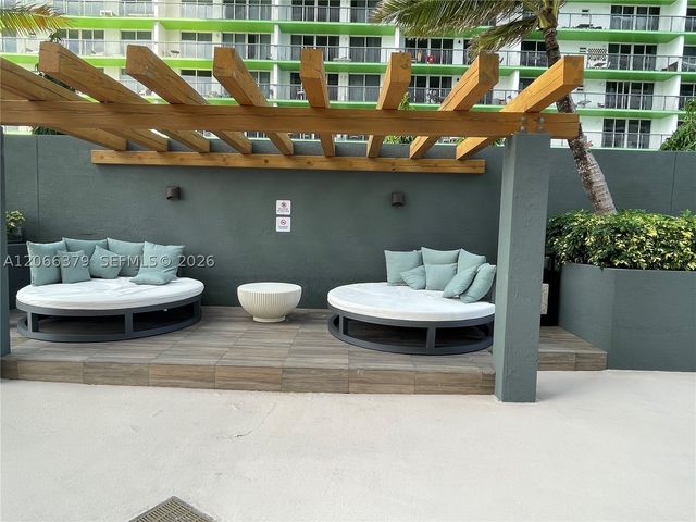 1750 N Bayshore Dr, Miami, FL 33132