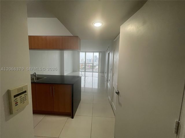 1750 N Bayshore Dr, Miami, FL 33132