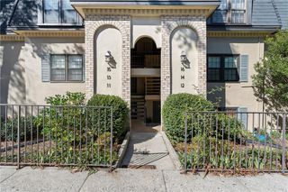 13 Chaumont NW Square, Atlanta, GA 30327
