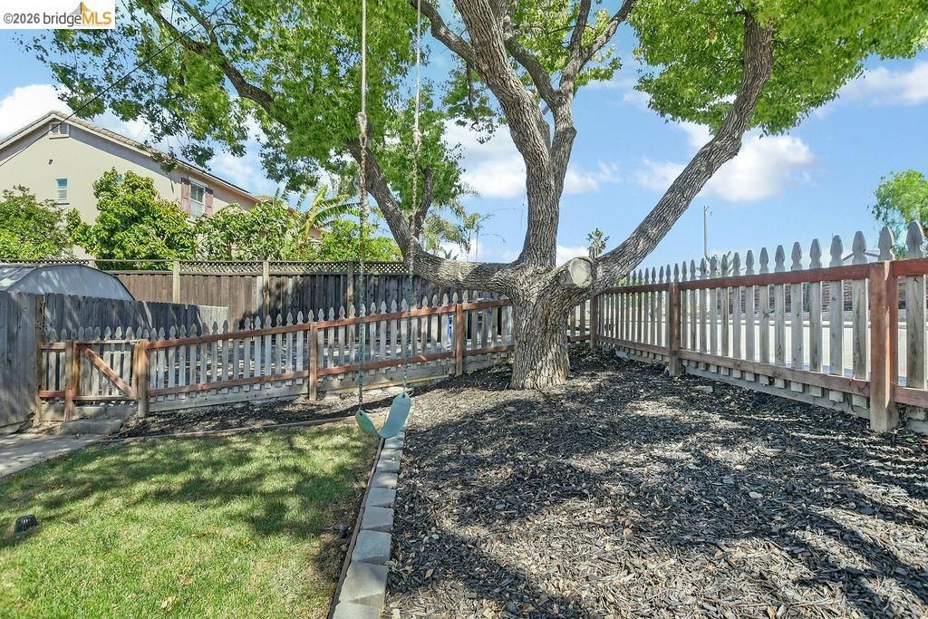 Image 4 of property listing at 180 Hill Ave, Oakley, CA 94561